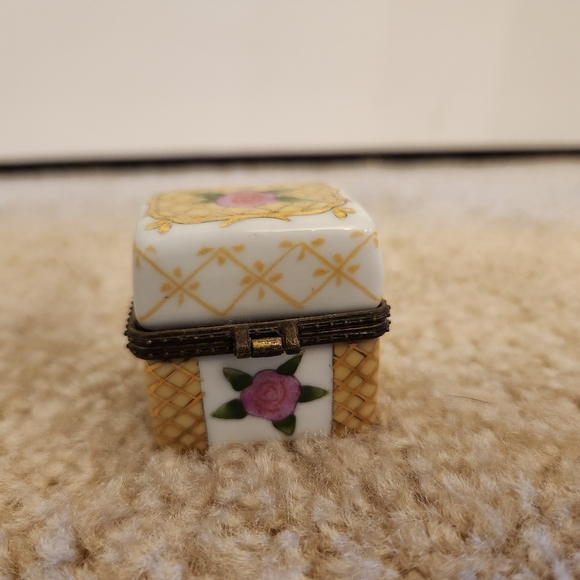 Twos Company Trinket Box Chest With Bottles 2" Floral - Picture 5 of 7